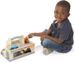 Melissa & Doug Parkhaus Mit Tankstelle Und Waschanlage Aus Holz -Spielwelten Verkauf 11154399 06