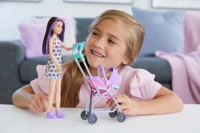 Barbie Skipper Babysitters Inc.“-Puppe Und Kinderwagen-Spielset, Für Kinder Ab 3 Jahren 4 Barbie Skipper Babysitters Inc.“-Puppe Und Kinderwagen-Spielset, Für Kinder Ab 3 Jahren – Bild 2