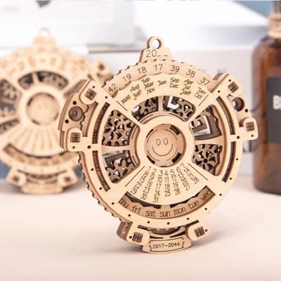 Brightake DIY Holz 3D Puzzle Zusammengesetztes Spielzeug Selbst Montage Mechanische Kalender Holz Getriebe Modell 4 Brightake DIY Holz 3D Puzzle Zusammengesetztes Spielzeug Selbst Montage Mechanische Kalender Holz Getriebe Modell – Bild 2